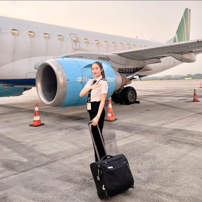 Trang Trung khởi đầu giấc mơ phi công bằng khóa học cơ bản tại Trường Đào tạo phi công Royhle Aviation Academy, sau đó vượt qua các bước tuyển chọn khắt khe của Bamboo Airways để theo đuổi chương trình đào tạo trên máy bay phản lực Embraer.