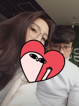 Không chỉ ghi bàn mở tỉ số cho đội tuyển U22 Việt Nam, cầu thủ này còn khiến dân tình chú ý bởi vẻ ngoài hết sức điển trai và thu hút của mình.