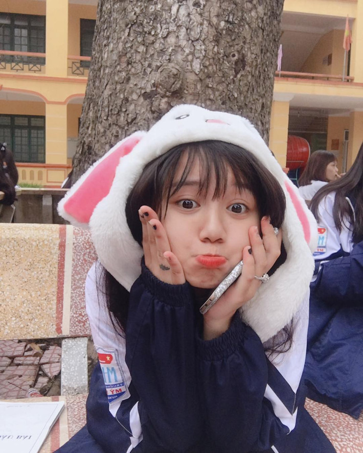 Trước những bình luận việc chỉnh ảnh "quá tay" hay đã phẫu thuật thẩm mỹ, Hà cho biết bản thân chưa bao giờ đụng đến dao kéo nhưng có dùng đến phần mềm sửa ảnh