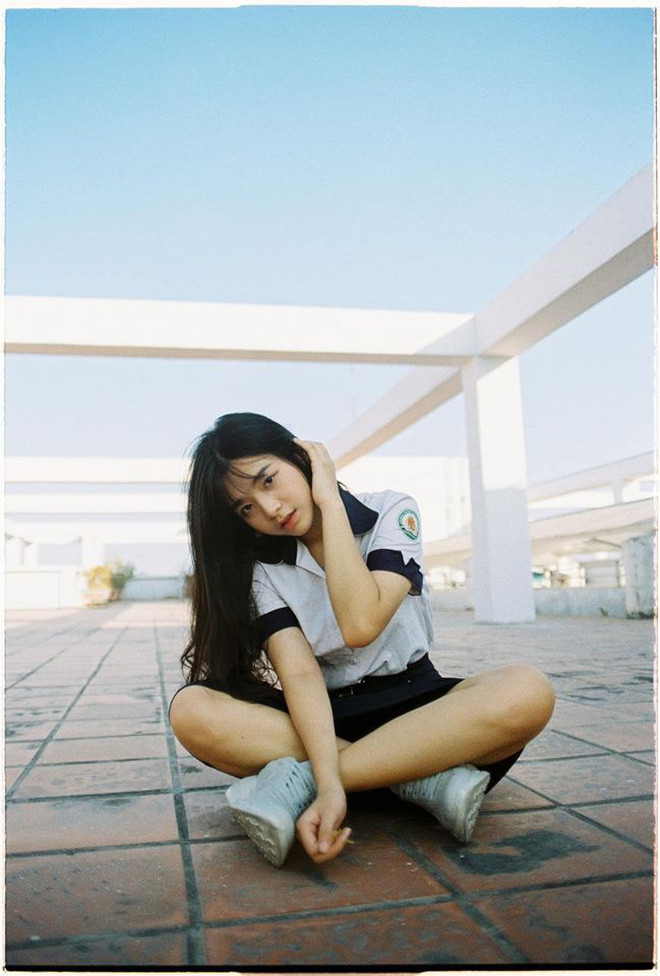 Ngọc Quỳnh sở hữu số đo ba vòng 96-60-97 nhưng cô cho biết bản thân không theo đuổi phong cách gợi cảm quyến rũ. Nhờ có ngoại hình ưa nhìn, nữ sinh hiện là mẫu ảnh cho nhiều thương hiệu thời trang ở Sài Gòn. Ngoài ra, cô còn tham gia đóng phim.