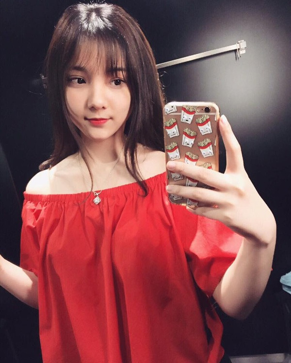 Ngay lập tức hình ảnh của Mai Ka được xinh xắn, đáng yêu được cư dân mạng truy lùng ráo riết.