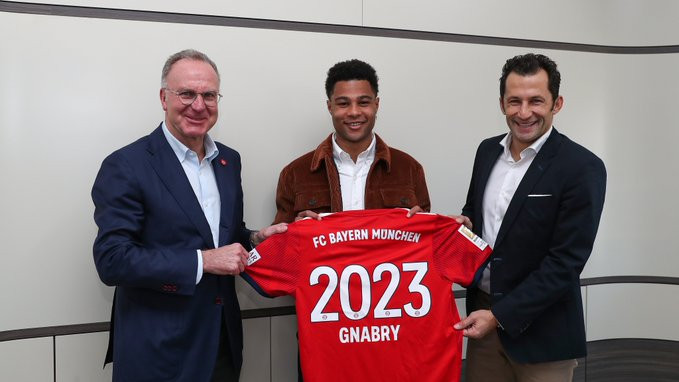 Ngôi sao chạy cánh Serge Gnabry đã gia hạn hợp đồng với Bayern Munich thêm 3,5 năm nữa. Đây là thông báo chính thức từ trang chủ nhà vô địch nước Đức.