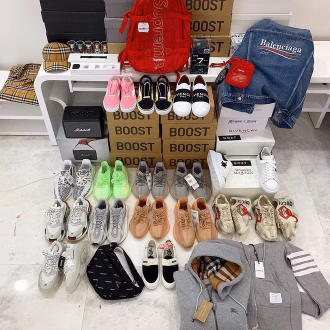 Nhìn lướt qua bộ sưu tầm của Tâm Nguyễn ai cũng biết anh chàng không phải dạng vừa khi khoe vô vàn những món đồ hiệu.