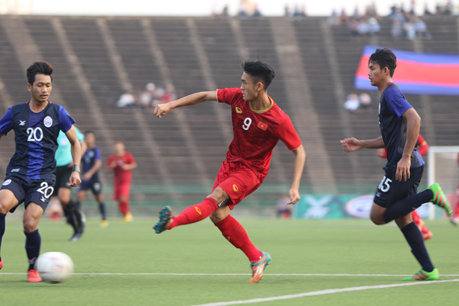 Với chiều cao cùng tốc độ, Xuân Tú được xếp đá vị trí tiền vệ cánh. Ngoài ra, anh có thể đá ở vị trí tiền đạo cắm trong đội hình đội tuyển U23 Việt Nam.