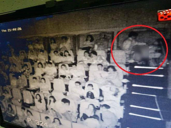 Năm 2018, hình ảnh một cặp khán giả diễn "cảnh nóng" trên ghế sweetbox (ghế dành cho các cặp đôi với vách ngăn riêng tư) thuộc hệ thống rạp CGV cũng từng khiến nhiều người xôn xao.