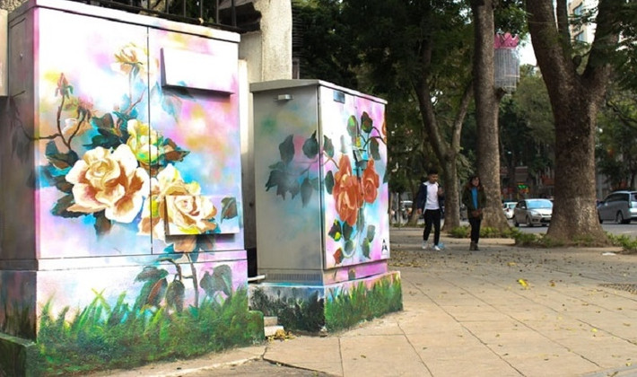 Những bức tranh được vẽ trên bốt điện nhằm hạn chế rao vặt, quảng cáo, góp phần thay đổi mỹ quan đường phố