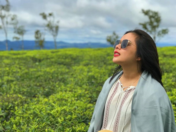 Được biết, Bùi Trúc Phương (22 tuổi) hiện đang là giáo viên thực tập tiếng Pháp tại một trường THPT thuộc tỉnh Cần Thơ. Trước đó, cô nàng này là cựu sinh viên của trường Đại học Cần Thơ.