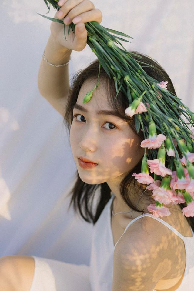 Vẻ ngoài tinh khôi, nữ sinh 10X Tây Ninh được ví như nàng thơ của các nhiếp ảnh gia thời gian gần đây.