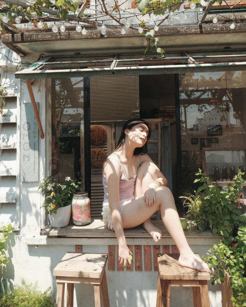 Mới đây, Thảo Tâm khiến nhiều người trầm trồ khi xuất hiện trong bộ ảnh mới với phong cách mong manh quyến rũ.