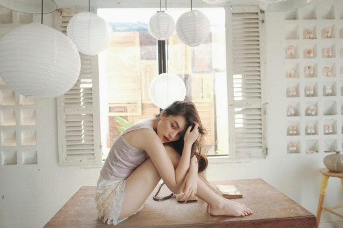 Có lẽ, cô bạn hot girl 10X luôn thích thú trong việc trải nghiệm những phong cách khác nhau trong những bộ hình của mình.