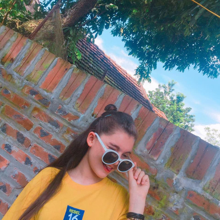 Đặc biệt, không chỉ sở hữu diện mạo xinh xắn, các cô bạn còn có rất nhiều tài lẻ. Từ nhỏ, Ngọc Hằng đã thích xem khiêu vũ qua tivi, clip trên mạng và thần tượng nữ kiện tướng dance sport Khánh Thy.