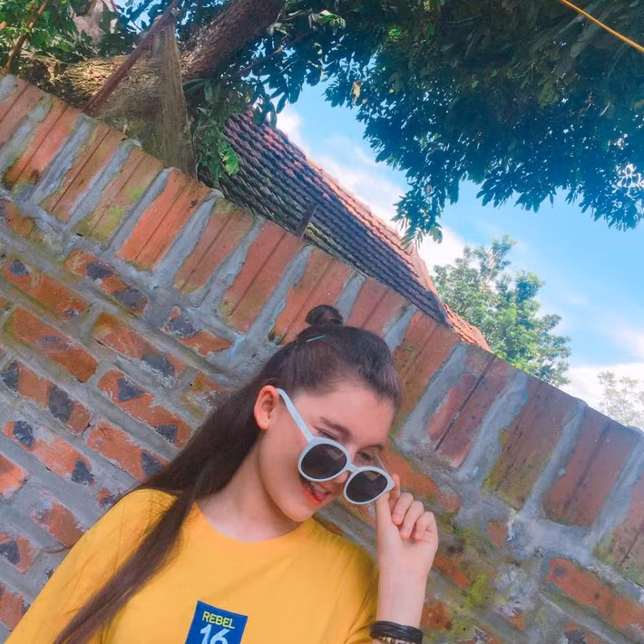 Đặc biệt, không chỉ sở hữu diện mạo xinh xắn, các cô bạn còn có rất nhiều tài lẻ. Từ nhỏ, Ngọc Hằng đã thích xem khiêu vũ qua tivi, clip trên mạng và thần tượng nữ kiện tướng dance sport Khánh Thy.