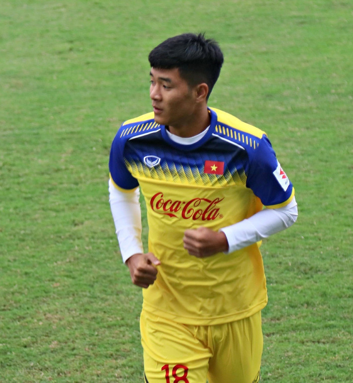 Mạc Đức Việt Anh là cái tên khá mới trong đội hình U23 Việt Nam tại VL U23 châu Á năm nay. Cầu thủ này sẽ thi đấu ở vị trí trung tâm hàng tiền vệ nhờ sự cơ động và linh hoạt trong các pha đánh chặn.