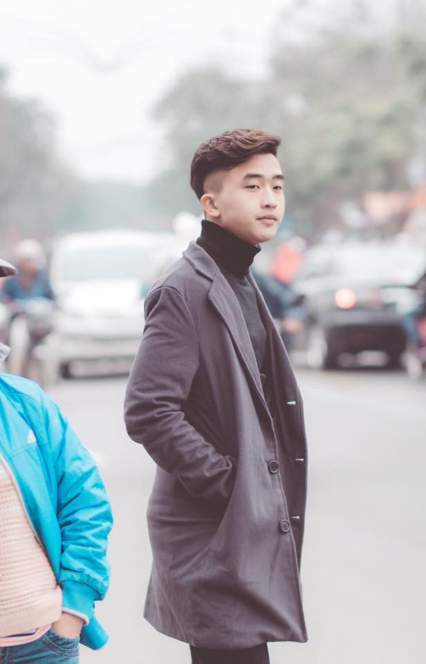 Sinh ra ở Thừa Thiên Huế, năm 11 tuổi, Danh Trung nằm trong số 5 cầu thủ trẻ năng khiếu xuất sắc nhất cố đô được chọn ra trung tâm đào tạo Viettel.