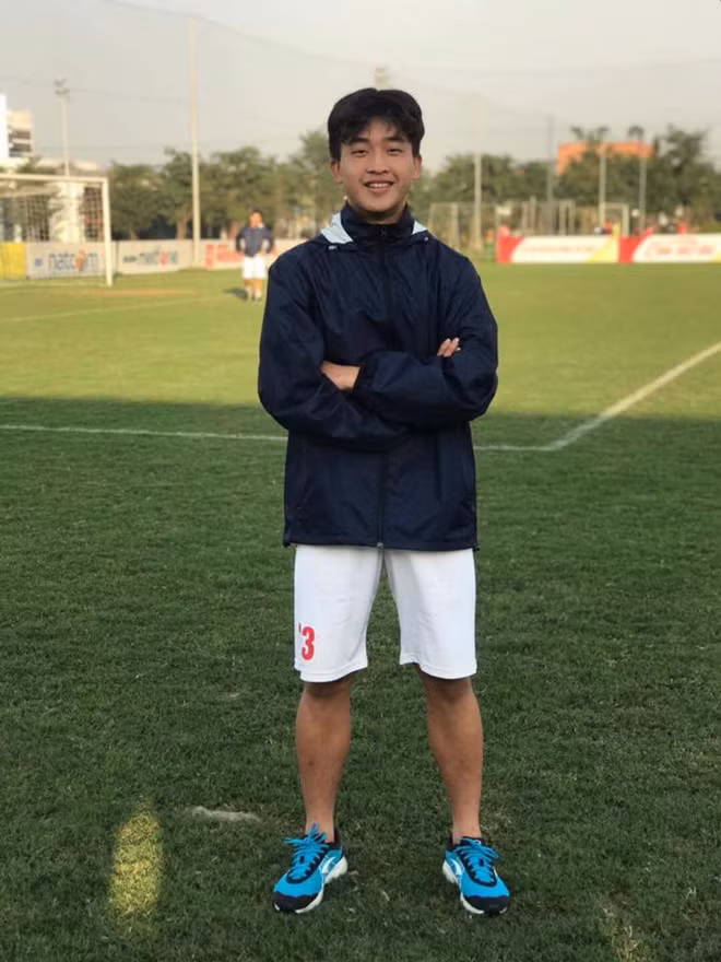 Dưới bài đăng gần nhất của cầu thủ U22 Việt Nam này trên cá nhân, nhiều dân mạng đã để lại bình luận khen ngợi và chúc mừng thành tích của cả đội.