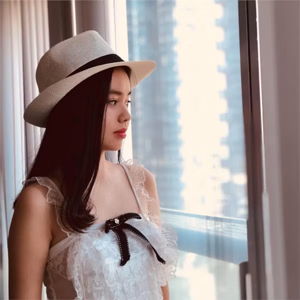 Bộ phim do Trà My thủ vai chính đã được công chiếu ở 23 quốc gia khác nhau và thu về 9 giải thưởng lớn. Khán giả ở những quốc gia này dành khá nhiều lời khen ngợi cho vai diễn của Trà My.