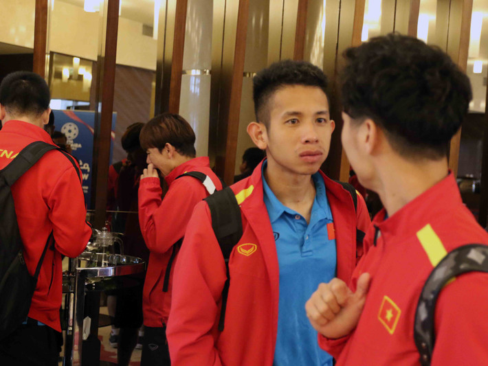 17h chiều nay theo giờ UAE (20h giờ VN), thầy trò HLV Park Hang-seo sẽ bước vào buổi tập đầu tiên tại Dubai, chuẩn bị cho cuộc đọ sức với Jordan tại vòng 1/8 Asian Cup 2019.