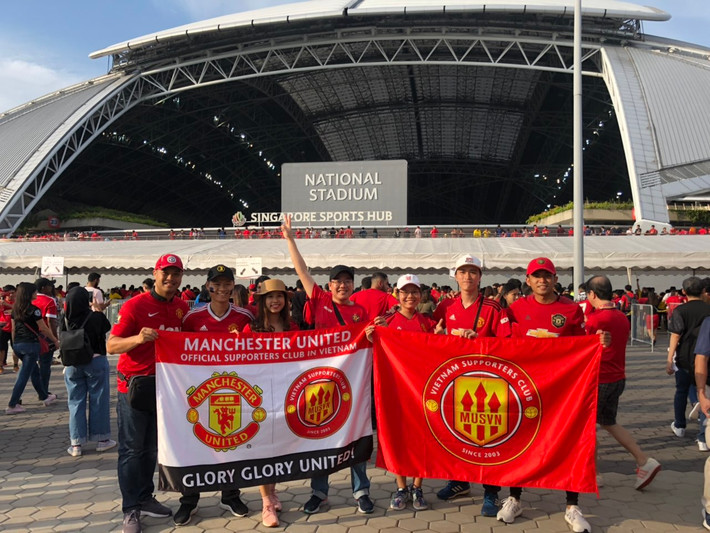 Bình An cũng chính là nhóm CĐV Việt Nam có mặt tại SVĐ QG Singapore để chứng kiến trận thắng của MU trước Inter Milan tại ICC 2019.