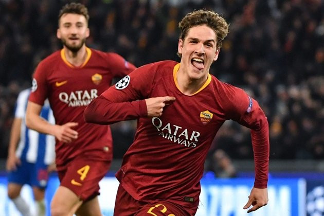 Chuyển nhượng cầu thủ từ Italia, sao trẻ của AS Roma là Nicolo Zaniolo đã thu hút mọi ánh nhìn từ các đội bóng lớn.
