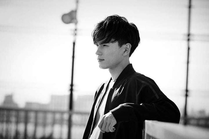 Bức ảnh đời thường hiếm hoi của Takumi Minamino.