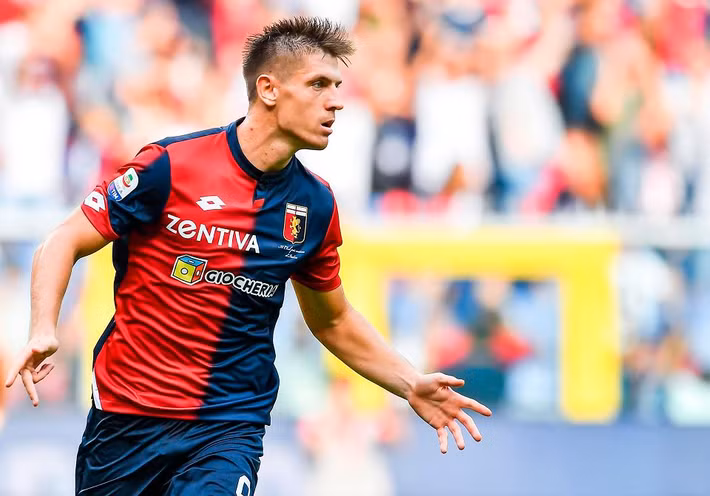 Chuyển nhượng bóng đá từ The Guardian đăng tải, AC Milan đã đạt thỏa thuận chiêu mộ Krzysztof Piatek từ Genoa với mức phí 35 triệu euro kèm các điều khoản cộng thêm.