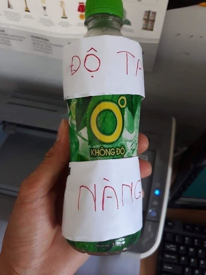 Cũng vì sự cuồng bài hát Độ ta không độ nàng mà dân mạng đã nghĩ ra nhiều bức ảnh chế để ăn theo.