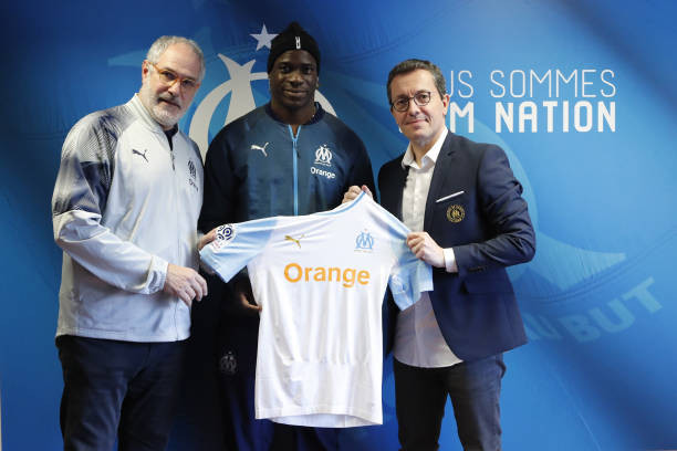 Sau nhiều đồn đoán, cuối cùng Mario Balotelli đã có bến đỗ mới sau khi chia tay CLB cũ Nice và đó là Olympique Marseille.