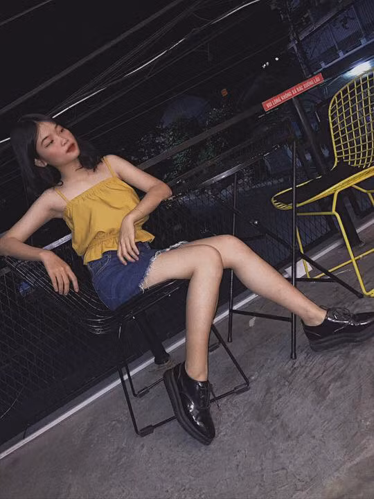 Nhưng cũng chính bởi dậy thì quá thành công mà Phương Linh đã nhận phải rất nhiều bình luận hoài nghi về hành trình thay đổi nhan sắc.