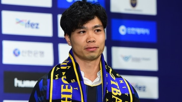 Còn nickname K.H chia sẻ: "Ôi chỉ là trận giao hữu nhưng nghe được tin Công Phượng ghi bàn mà thấy hạnh phúc quá".