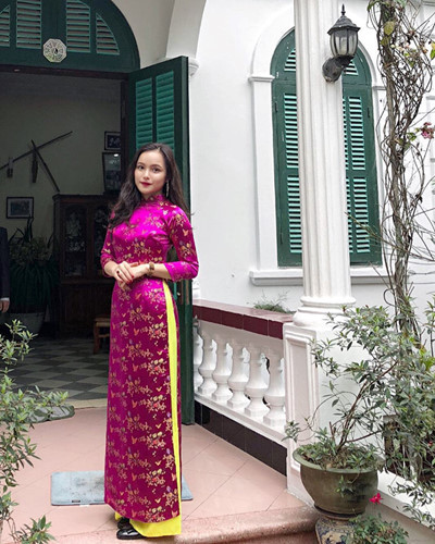 9X cũng cho biết, cô rất vinh hạnh khi được gặp trực tiếp và trao tặng hoa cho Tổng thống Mỹ Donald Trump khi ông đáp xuống sân bay Nội Bài vào buổi tối ngày 26/2 để dự Hội nghị thượng đỉnh Mỹ - Triều cùng Lãnh đạo Triều Tiên Kim Jong-un.