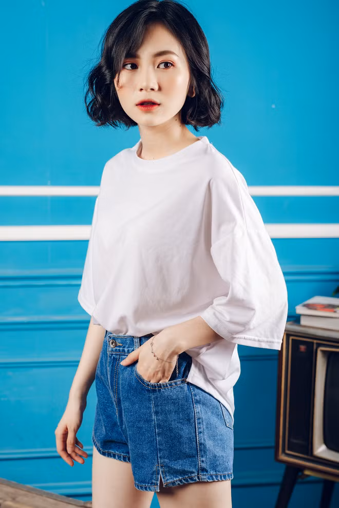 Nhờ việc xinh đẹp, Phương Anh được khá nhiều nhãn hàng săn đón nhưng cô bạn này cho biết sắp tới mình sẽ chỉ chú tâm vào việc học chứ chưa nghĩ tới việc bước chân vào con đường nghệ thuật.