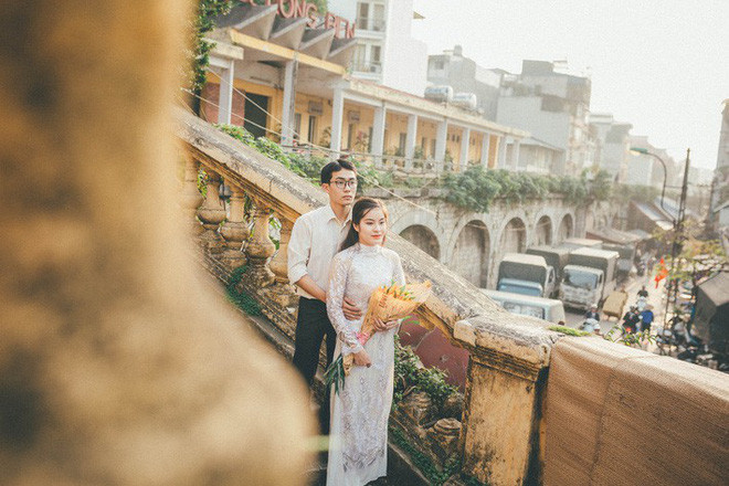 Dung nhớ lại: "Tôi nhớ có lần đòi chia tay với Lâm, đêm hôm đó anh ấy ra ngoài, in một xấp giấy với dòng chữ: "Dung à, cho anh xin lỗi", rồi dán giấy lên tường dọc khu chúng tôi trọ. Sáng hôm sau đi làm nhìn thấy, tôi vô cùng xúc động. Cả xóm biết việc ai cũng trêu và nói tôi có bạn trai tâm lý".