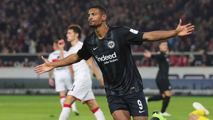 Trong nỗ lực tìm kiếm tiền đạo cho Newcastle, Rafa Benitez muốn mua 2 chân sút tại Bundesliga là Sebastien Haller và Joelinton.