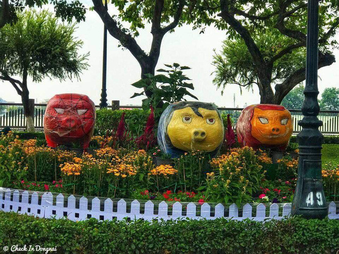 Việc dựng hình nộm những con giáp trong dịp đầu xuân năm mới vài năm trở lại xuất hiện nhiều hơn. Ở mỗi vườn hoa trong thành phố, công viên, hay trước khu vui chơi người ta sẽ dựng lên các hình nộm, tượng để người dân tới thăm quan chụp hình.