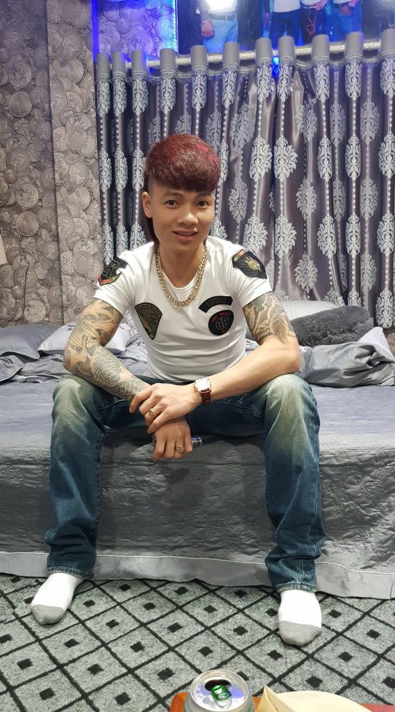 Lần gần đây nhất, Khá Bảnh ra tù là ngày 24/9/2017 và kể từ đó, gã giang hồ này lập kênh Youtube để làm clip ngông cuồng và phát ngôn tục tĩu.