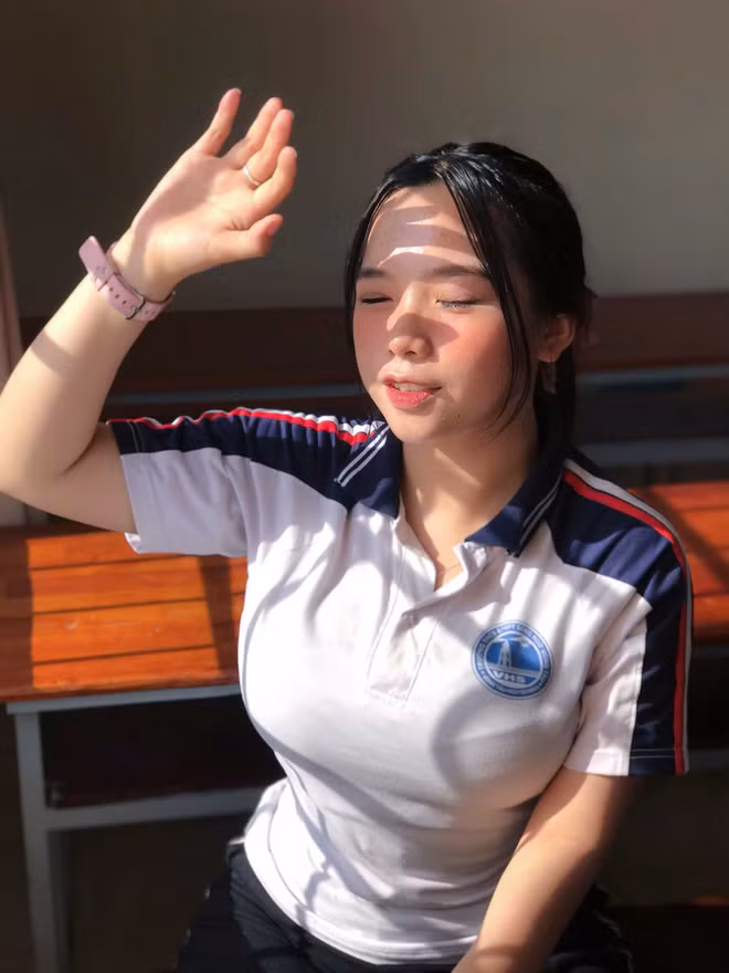 Sở hữu thân hình cùng phong cách có phần gợi cảm, phóng khoáng hơn bạn bè cùng trang lứa nên đôi khi, Trúc Thanh phải nhận những lời dèm pha và cả những bình luận khiếm nhã.