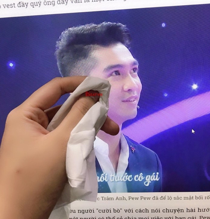 Nhiều người thì bày tỏ sự thương cảm với Pewpew khi tình cũ của anh bị đặt nghi vấn là nhân vật nữ chính trong đoạn clip sex được lan tràn trên MXH.