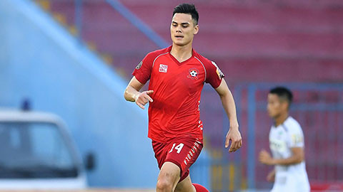 Từ gương mặt, hình thể, phong cách của Adriano Schmidt khiến các cô gái đều phải mê đắm bởi vẻ mạnh mẽ, nam tính và đầy sức quyến rũ.