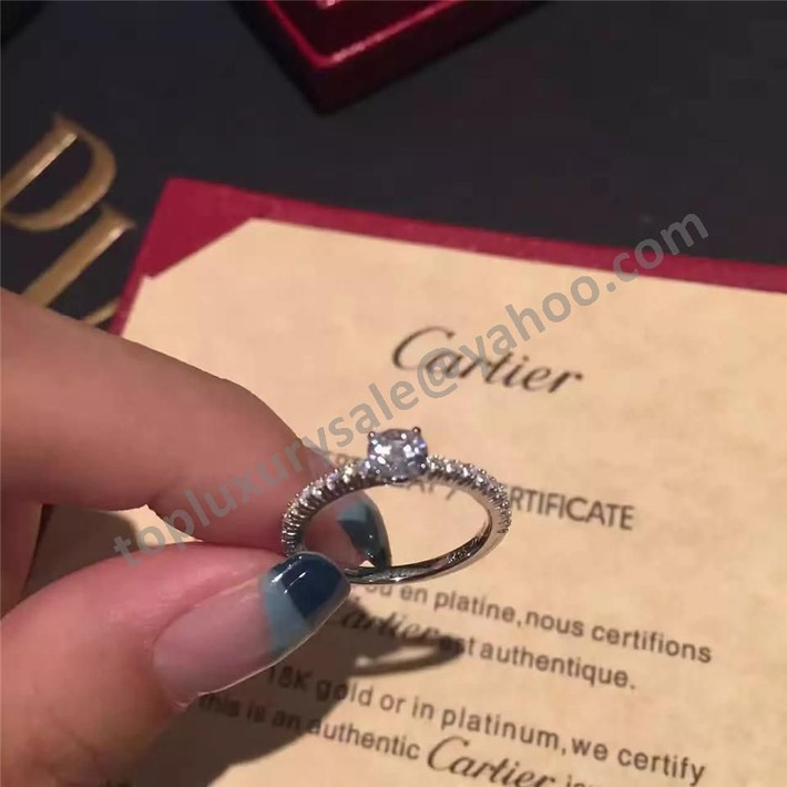 Được biết, chàng trai đáng thương đó tên là T. hiện sinh sống ở Đắk Lắk và làm tự do. T. năm nay 27 tuổi và yêu cô gái tên N. mới được 1 tháng nay.