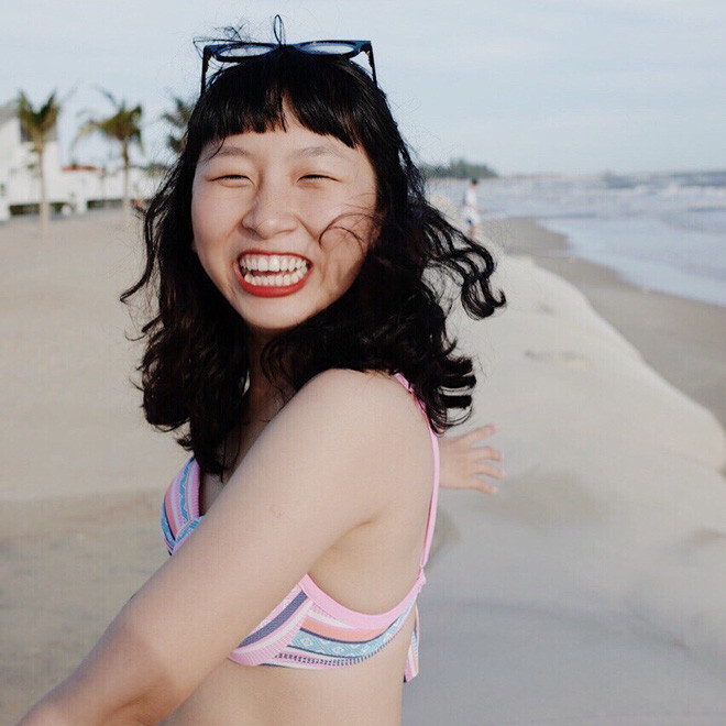 Trong những bức ảnh mới đây đăng trên MXH, thánh lầy 9X này đã tự nhận mình là "bụng bự, bắp tay to, đùi béo như đùi bò".