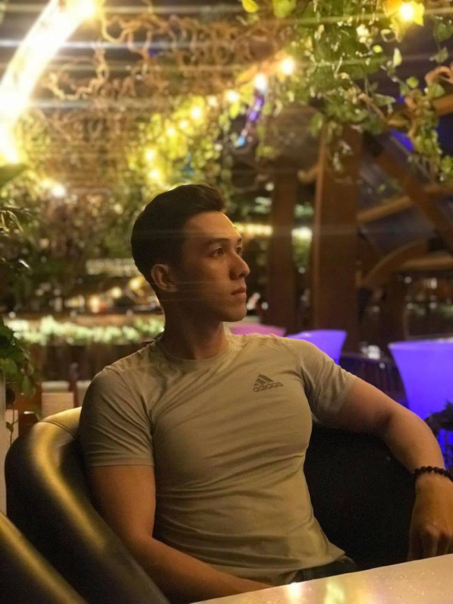 Vì lai 3 dòng máu nên gương mặt của Đức Hoài nhìn có nét thu hút rất lạ.