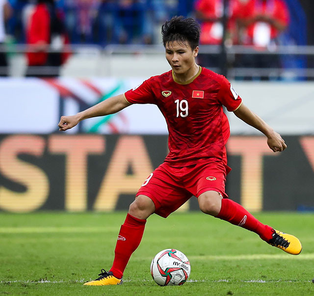 Quang Hải không có nhiều khoảng trống để có thể tạo ra sự đột biến cho đồng đội ngoại trừ tình huống chớp thời cơ trước khung thành của Gonda nhưng bị thủ môn này cản pha. (7 điểm)