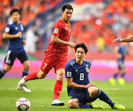 Huy Hùng đã hỗ trợ tốt cho Hùng Dũng để quán xuyến tuyến giữa đội tuyển Việt Nam ở VCK Asian Cup 2019. (6,5 điểm)