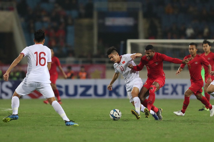 Ở tuyển U23 Việt Nam, Thái Quý mang áo số 10 số áo của các tiền vệ tấn công hay tiền đạo lùi nhưng công việc mà chàng cầu thủ gốc Quảng Trị này làm đó lại là tiền vệ phòng ngự.