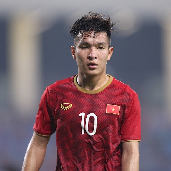 Tuy nhiên, những đường chuyển chuyển hướng tấn công của Thái Quý không thua kém Việt Hưng và những bàn thắng vào lưới của Brunei đều có dấu giày của tiền vệ này.