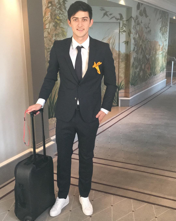 Một năm sau, Rostov mua đứt tiền đạo này để rồi chỉ sau một mùa giải họ lại bán anh cho đội bóng cũ. với cái giá cao hơn gấp nhiều lần.