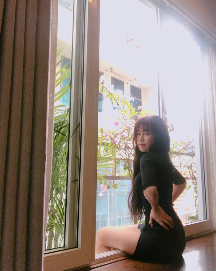 Bên cạnh đó, cũng không ít người cho rằng việc Yến Xuân khoe nhiều ảnh bikini trên mạng là điều không nên vì ít nhiều cũng ảnh hưởng tới hình ảnh của bạn trai là người nổi tiếng.