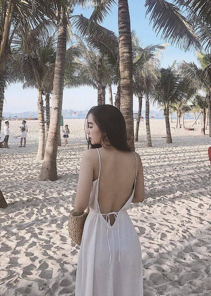 Trước đó, Mai Hà Trang từng vài lần khoe ảnh chung chụp với Đức Chinh nhưng vẫn úp mở, khéo giấu mặt "nửa kia" bằng cách chụp từ phía sau.