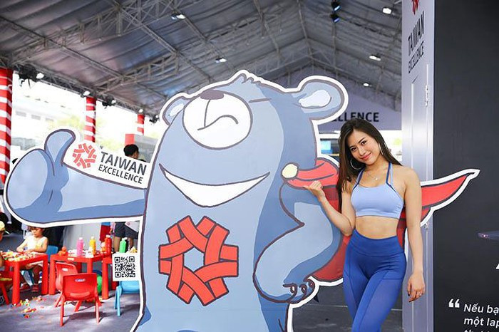 Lượng theo dõi khủng trên trang cá nhân của Thu Trang đến từ ngoại hình nóng bỏng và những vlog chia sẻ kinh nghiệm tập luyện thể dục thể thao.