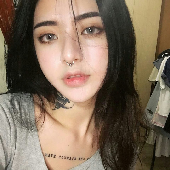 Cũng chính nhờ thích hoạt động nên thân hình của Andy Blossom khá đẹp với số đo các vòng chuẩn mực.